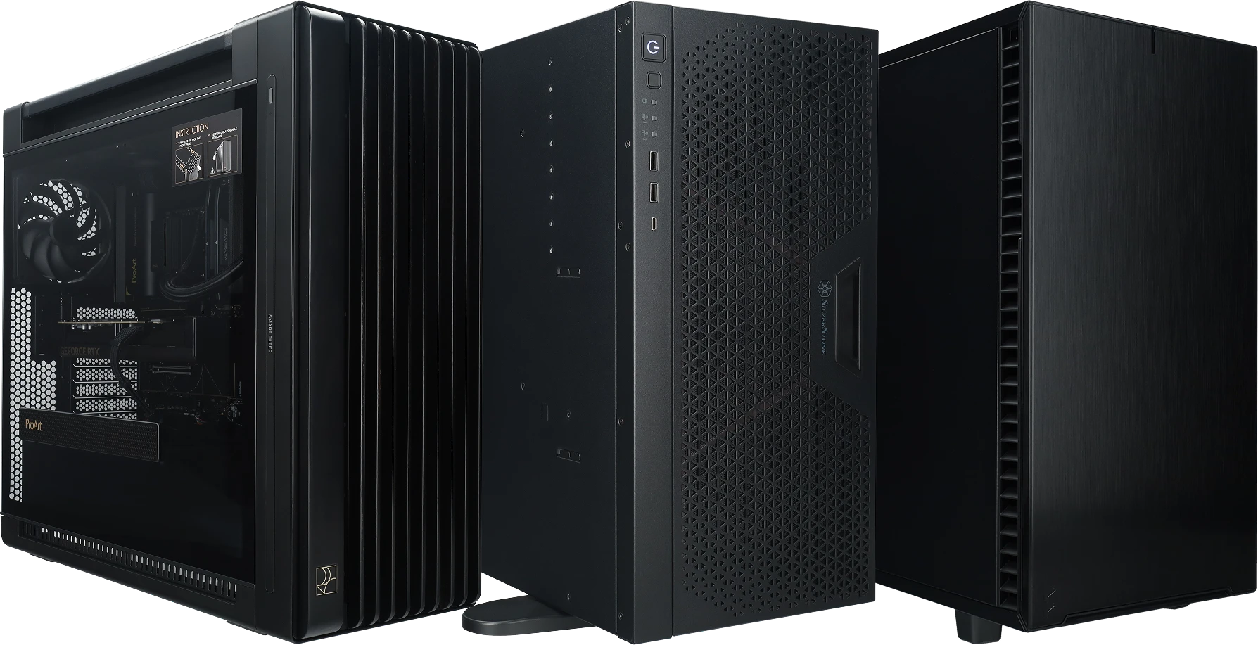 Drie zwarte workstation desktop pc's naast elkaar met strak en minimalistisch ontwerp; links een model met glazen zijpaneel en zichtbare interne componenten.