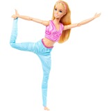 Mattel Barbie Barbie Made to Move met roze sporttop en blauwe yogabroek Pop 