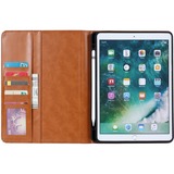  Apple iPad 10.2 Portemonnee Tri-Fold tablethoes bruin