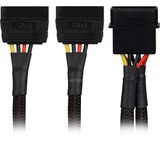 Sharkoon Sata Y- Stroomadapter Zwart